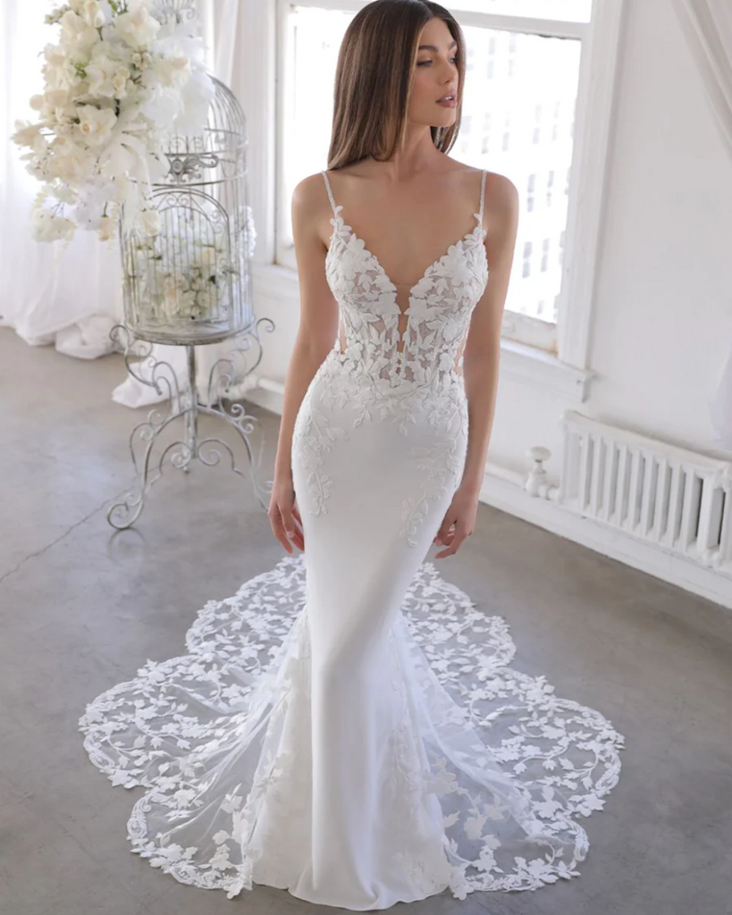 Picking The Perfect Dress To Flatter A Petite Frame – Elody Bride