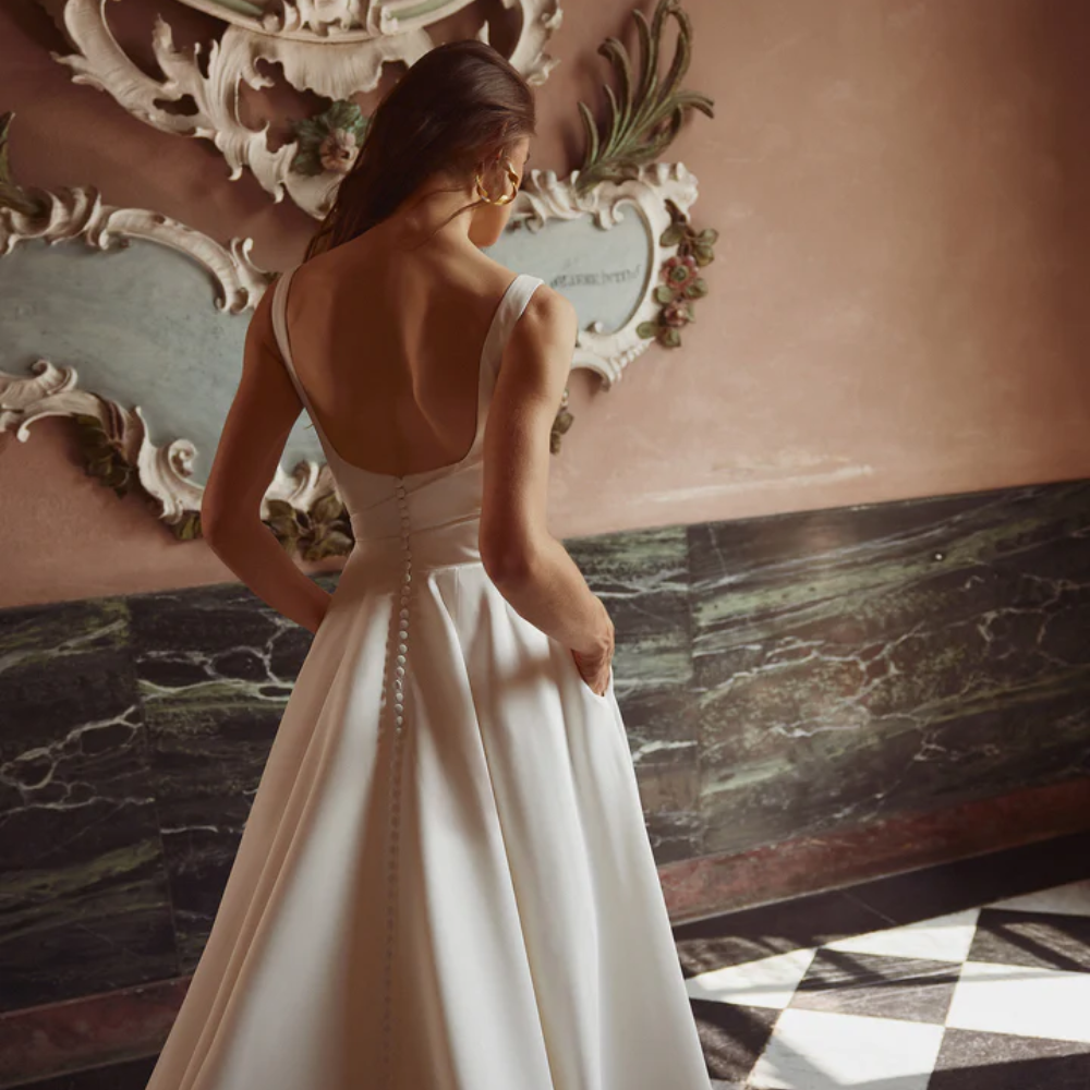 Autumn Romance: Wedding Dress & Hairstyle Pairings for Every Bride
